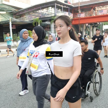 Runner Photo 4613801
