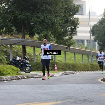 Runner Photo 4613875