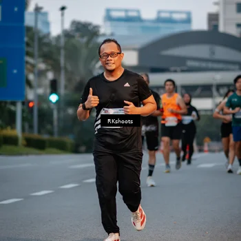 Runner Photo 4614373