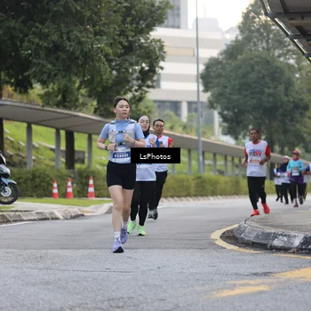 Runner Photo 4615635