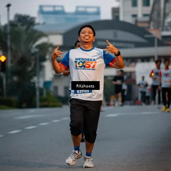 Runner Photo 4615674