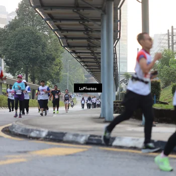 Runner Photo 4615741