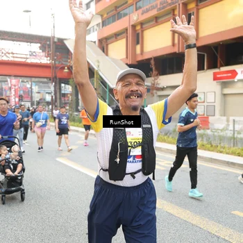 Runner Photo 4625743