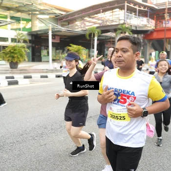 Runner Photo 4626633