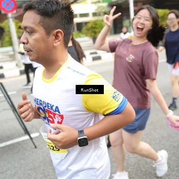 Runner Photo 4626663