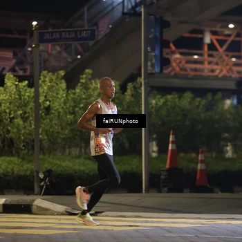 Runner Photo 4631618