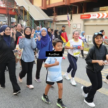 Runner Photo 4633376