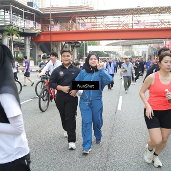 Runner Photo 4634340