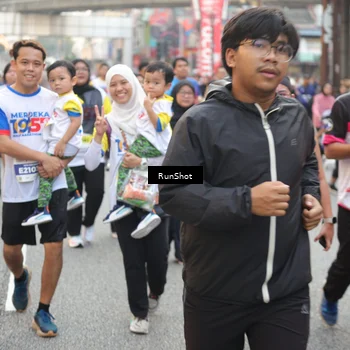 Runner Photo 4635812
