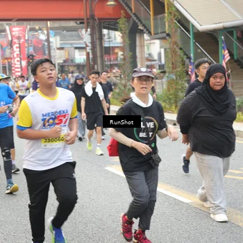 Runner Photo 4643685