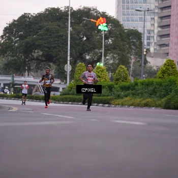 Runner Photo 4651703