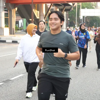 Runner Photo 4651899