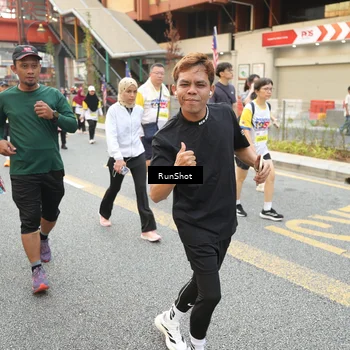 Runner Photo 4666245