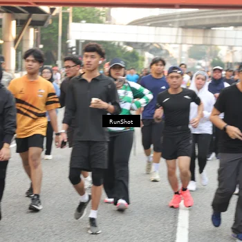 Runner Photo 4672224
