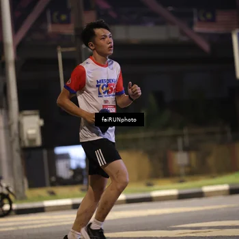 Runner Photo 4674096