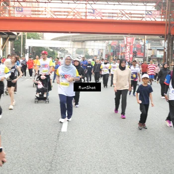 Runner Photo 4675635