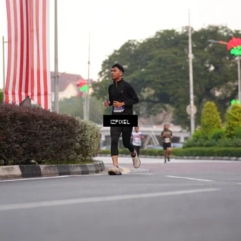 Runner Photo 4676218