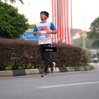 Runner Photo 4676771