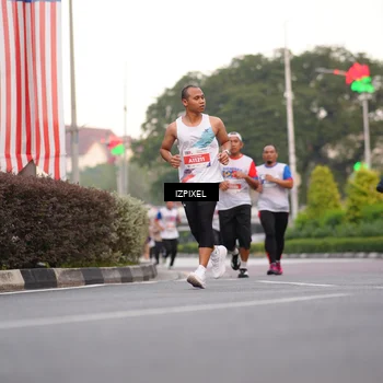 Runner Photo 4680473