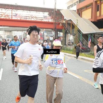 Runner Photo 4683750