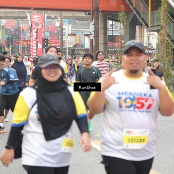 Runner Photo 4687615