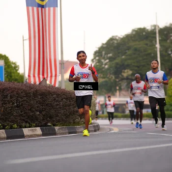 Runner Photo 4693378