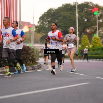 Runner Photo 4694575