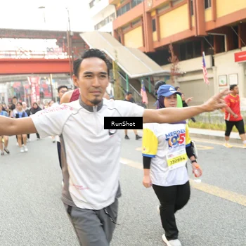 Runner Photo 4694655