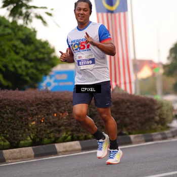 Runner Photo 4694875