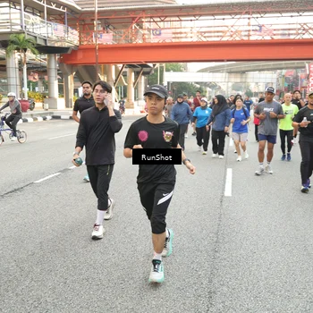 Runner Photo 4695285