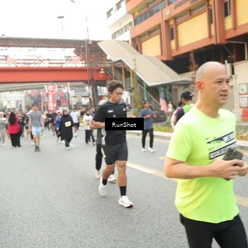 Runner Photo 4695475