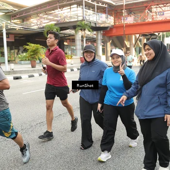 Runner Photo 4695565