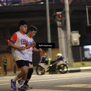 Runner Photo 4695591