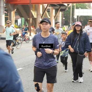 Runner Photo 4695772