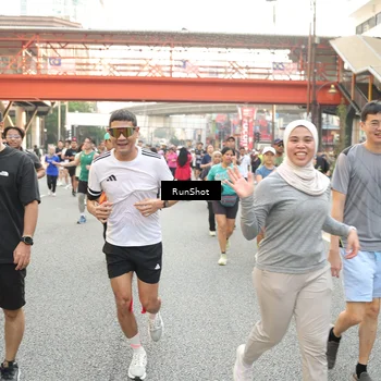 Runner Photo 4695796