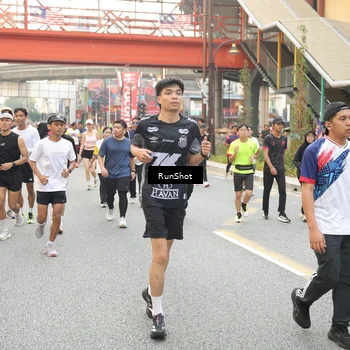 Runner Photo 4696756