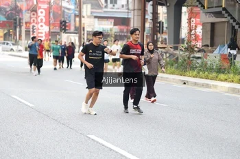Runner Photo 4700135