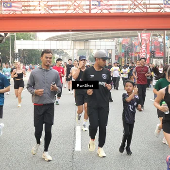 Runner Photo 4700223