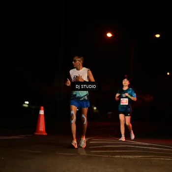 Runner Photo 4700343