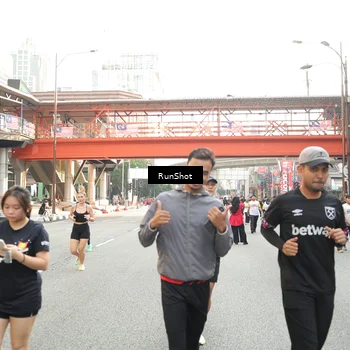 Runner Photo 4700380