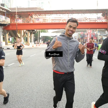 Runner Photo 4700443