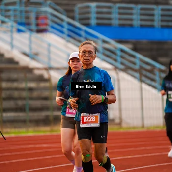 Runner Photo 4700453