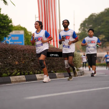 Runner Photo 4700598