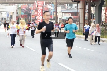 Runner Photo 4700624