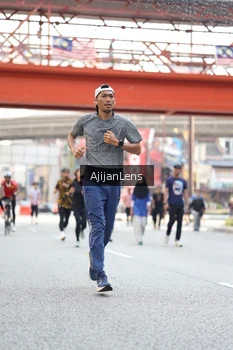 Runner Photo 4701801