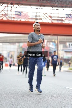 Runner Photo 4701813