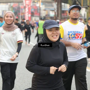 Runner Photo 4701818