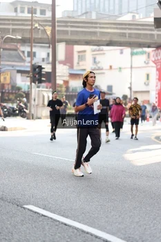 Runner Photo 4702875
