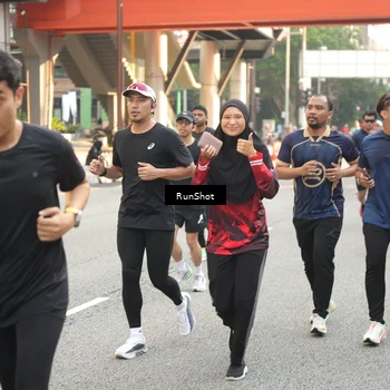 Runner Photo 4703202