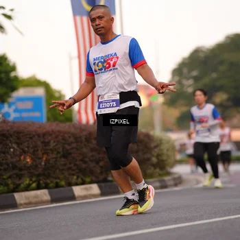 Runner Photo 4703213